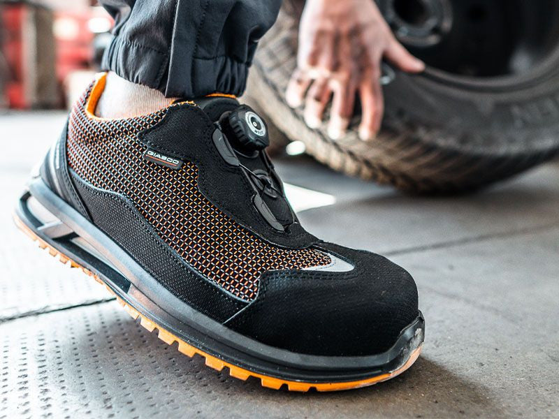 GOTLAND S1P ESD Safety Shoe User GOTLAND S1P ESD Safety Shoe User